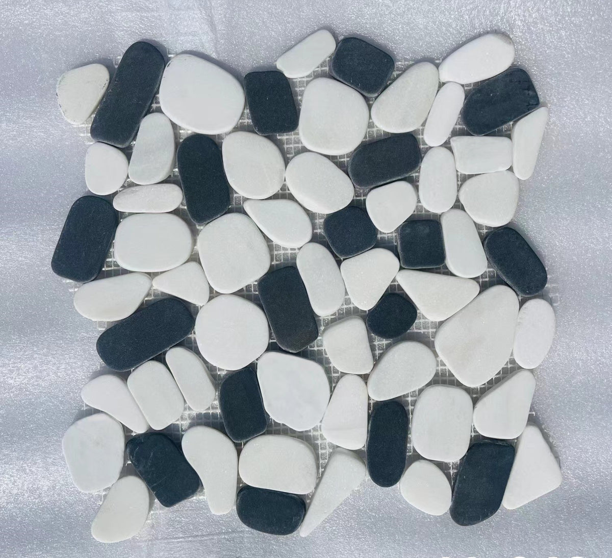 WHITE MIX BLACK NATURAL RIVER STONE Marble Backsplash Mosaic Floor and Wall tile  (12x12 inch) MG643