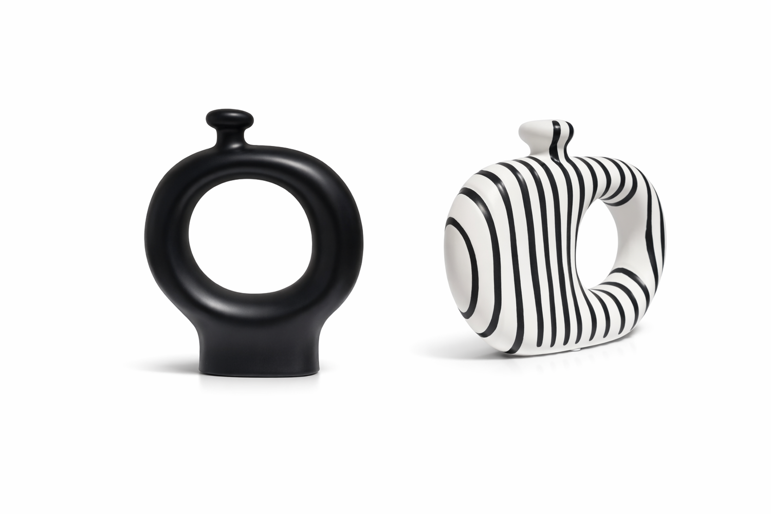 Modern Sculptural Vase Set – Black &amp; White Duo