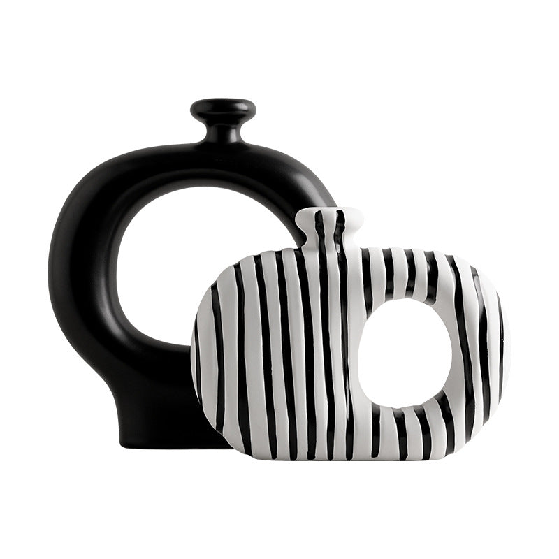 Modern Sculptural Vase Set – Black &amp; White Duo