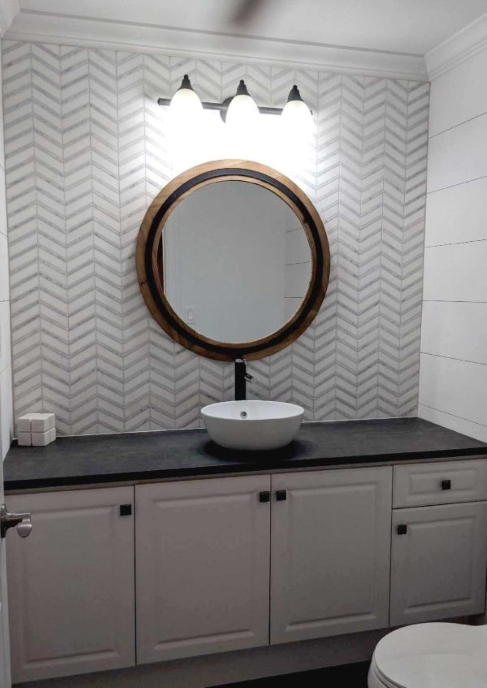 Oriental White Chevron Marble Backsplash Mosaic Floor & Wall Tiles (8.5x16 inch) DP8894