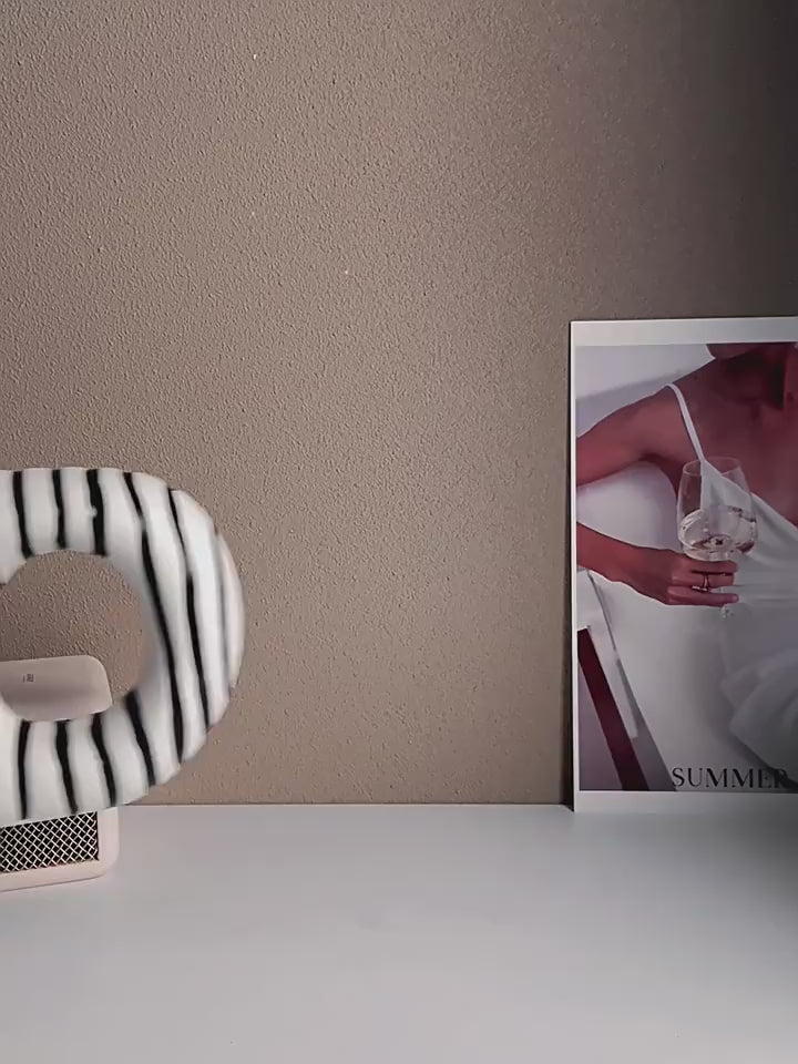 Modern Sculptural Vase Set – Black &amp; White Duo